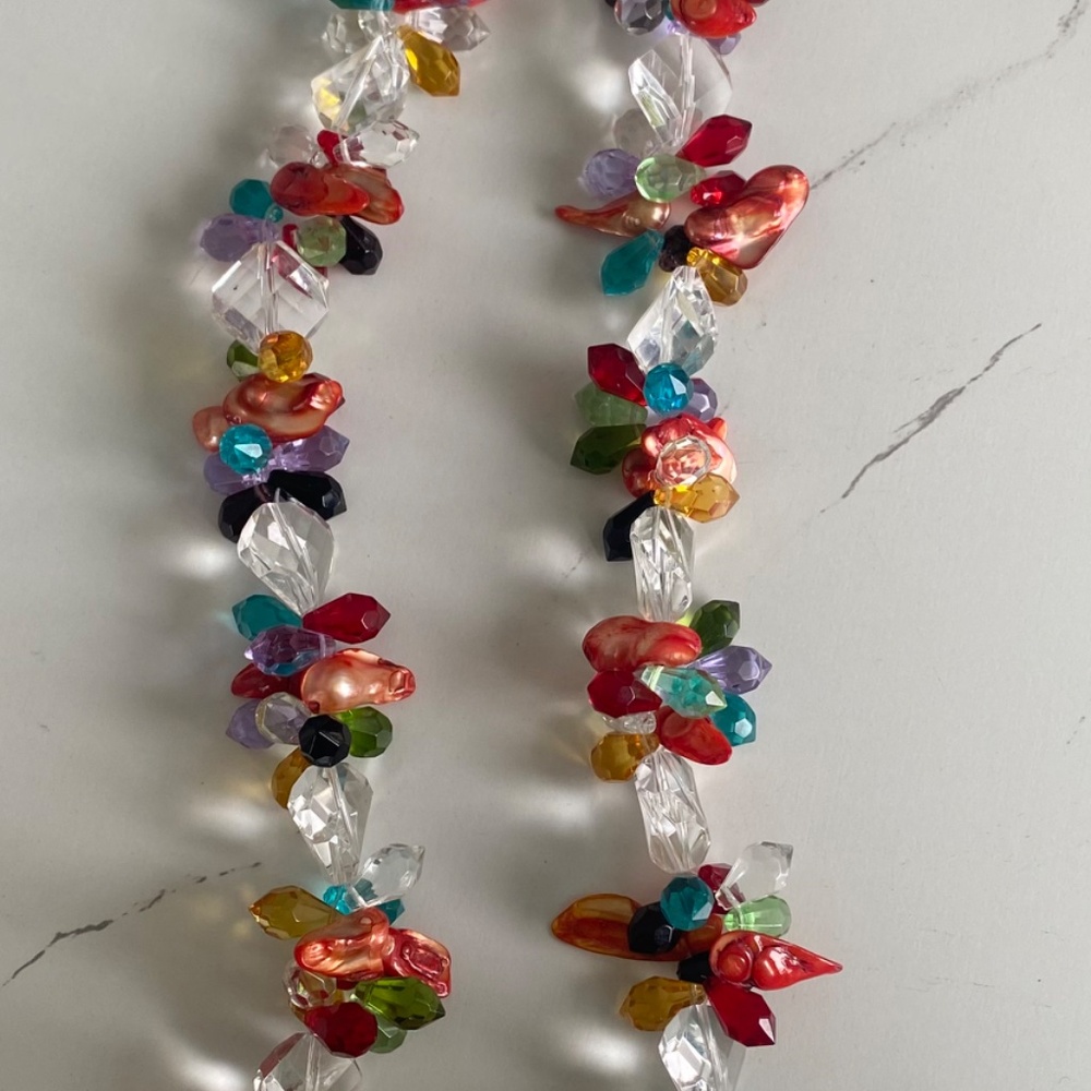 Acrylic/glass bead necklace 22” - Picture 5 of 5